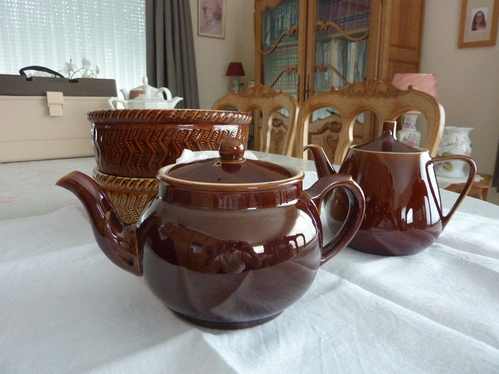 2 bruine the potten (V & B), Antiek en Kunst, Ophalen
