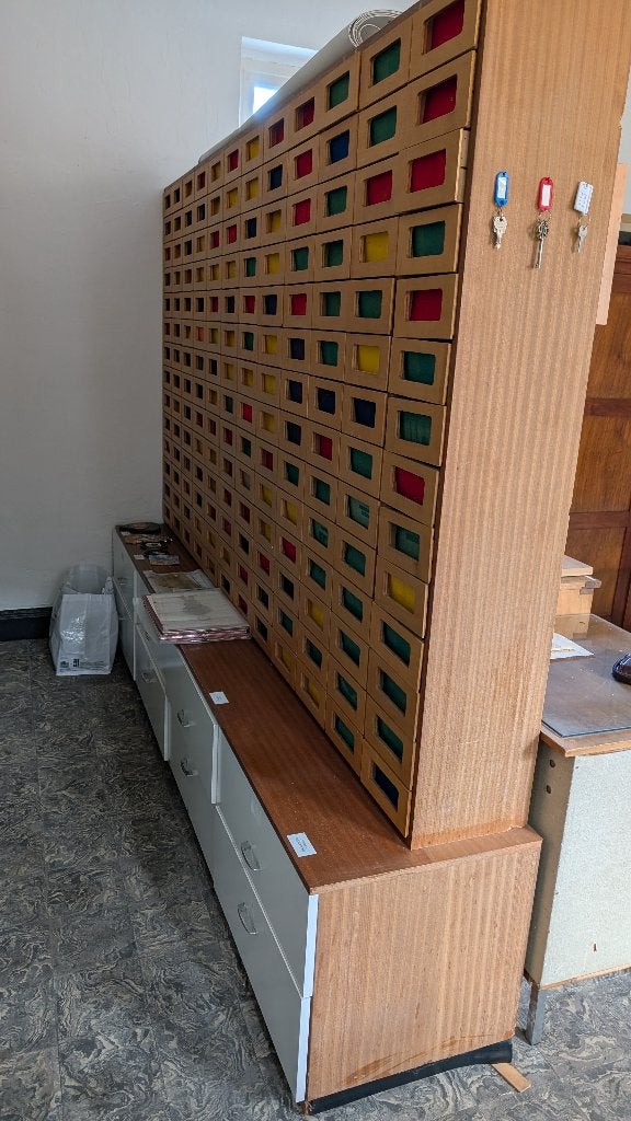 Kast met 168 vakjes en 8 lades, Ophalen, Apothekerskast, Gebruikt, 5 laden of meer