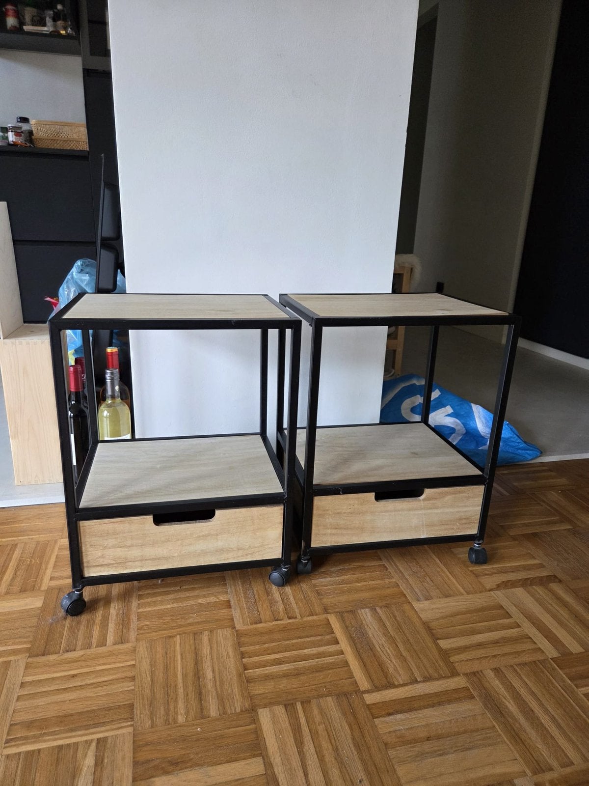 Set van 2 industriële nachtkastjes op wieltjes, Enlèvement, Utilisé, 25 à 50 cm, Rectangulaire