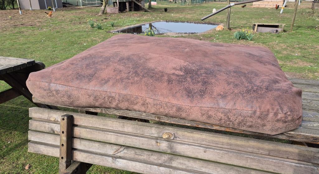 Groot zacht hondenkussen suède look Brussel Geel Putte, Ophalen of Verzenden, Zo goed als nieuw