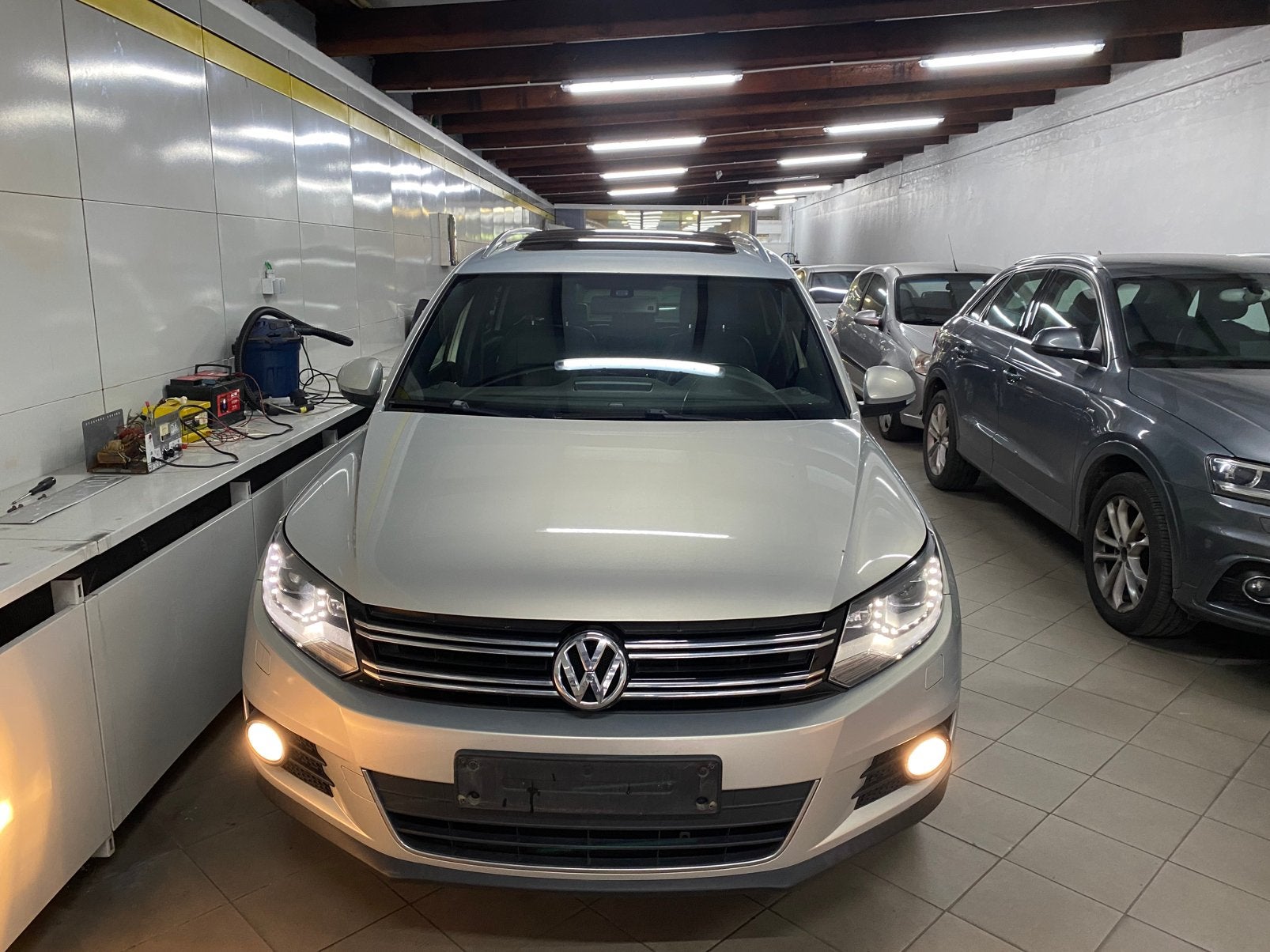 V.W. Tiguan 2.0 TDI à 2WD Panoramic Leder Xenon, Cuir, Achat, Entreprise, Boîte manuelle