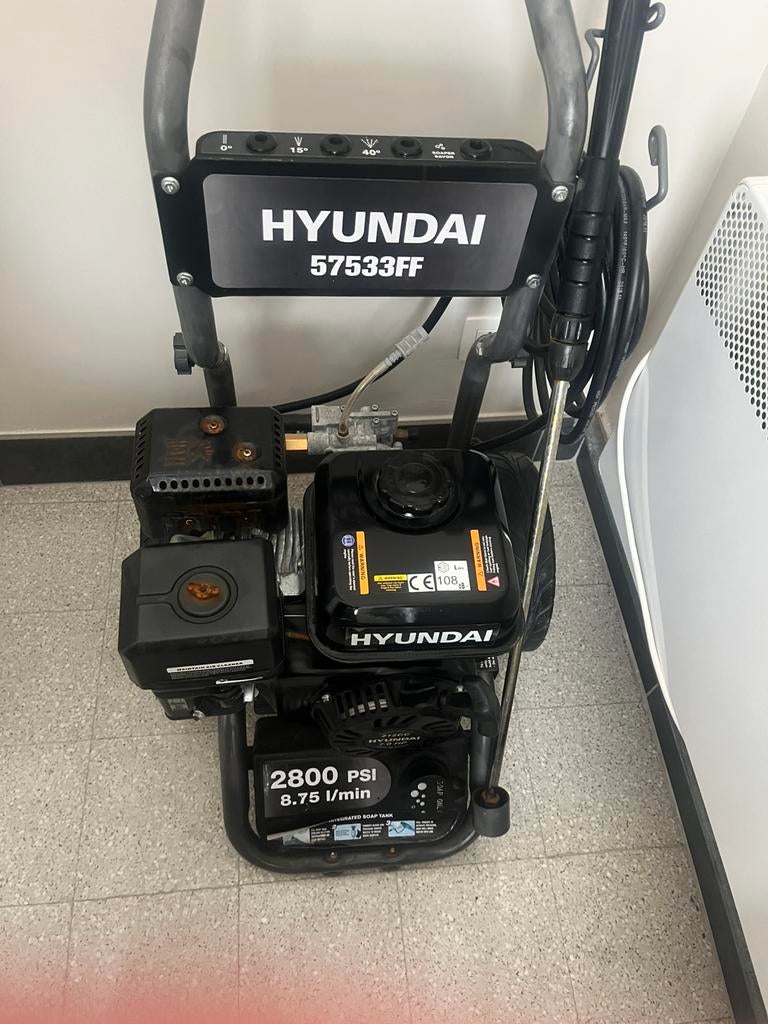 Hyundai 57533FF, Ophalen, Zo goed als nieuw, Benzine