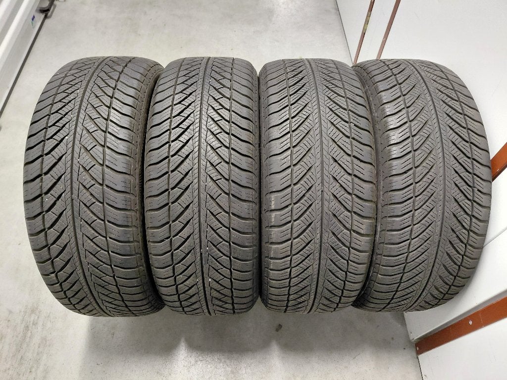 4 winterbanden 225/55-17 97H Goodyear, Ophalen