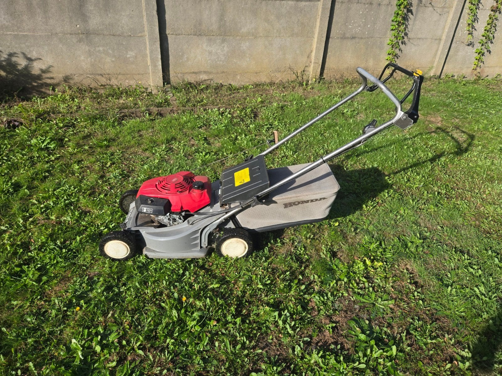 Zelftrekker Honda HRB 423, Honda., Tondeuse rotative, 30 à 39 cm, Enlèvement