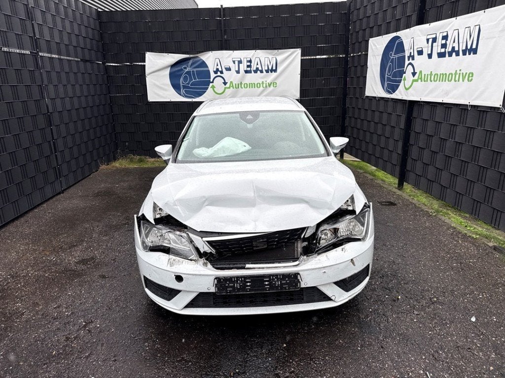 PORTIER LINKS VOOR Seat Leon ST (5FF) (|5F4831055A|), Gebruikt, Deur, Voor, Service@seat.de