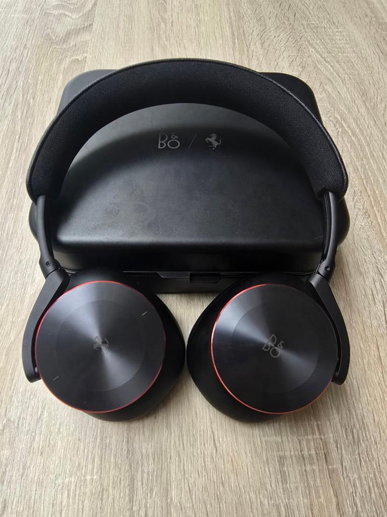 Bang & Olufsen Beoplay H95 Ferrari Edition — blauwe ANC-hoof, Audio, Tv en Foto, Hoofdtelefoons, Ophalen of Verzenden, Bluetooth