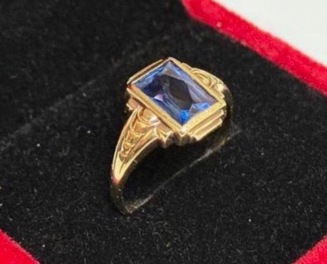Gouden ring met prachtige lichtblauwe Saffier van 1.83ct!!, Handtassen en Accessoires, Ringen, Geel, Ophalen of Verzenden, 17 tot 18