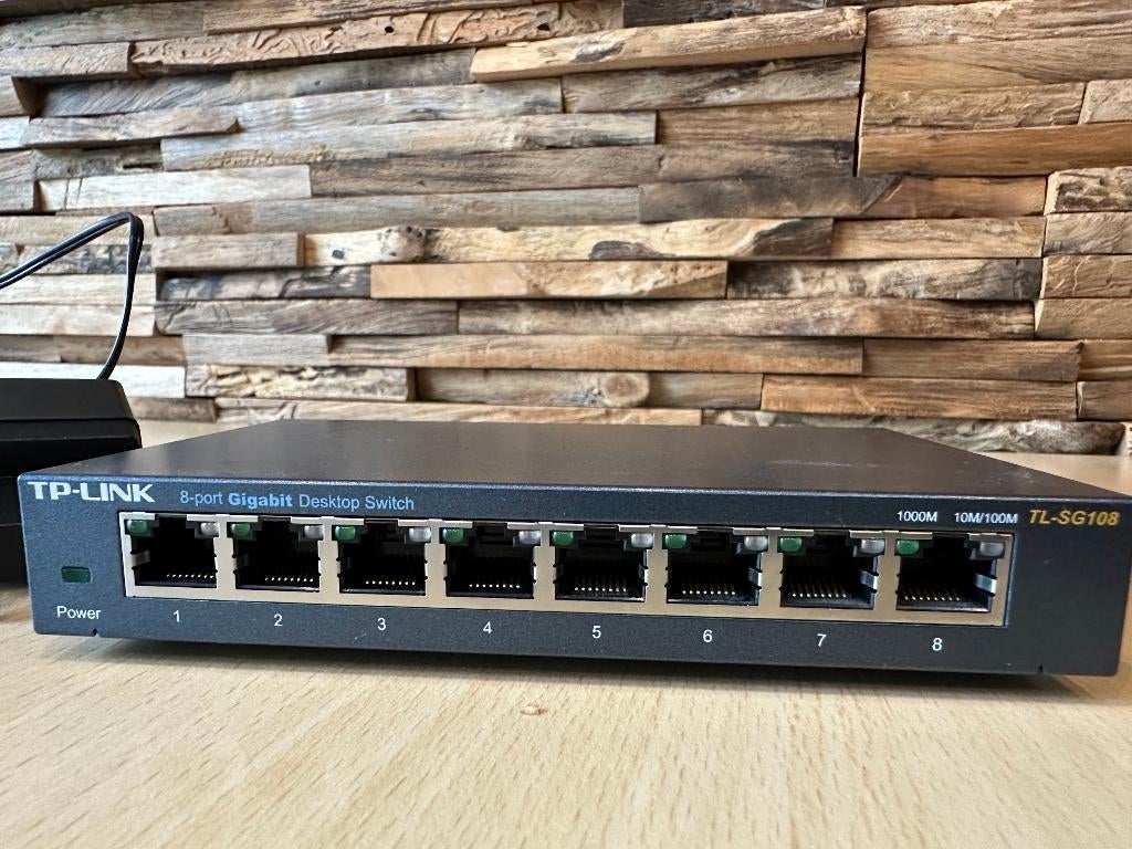 D-Link 8-port Gigabit switch, Ophalen, Gebruikt