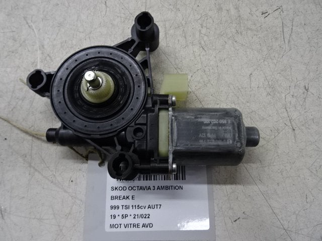 MOTOR RAAMMECHANIEK RECHTS VOOR Skoda Octavia Combi (5EAC), Gebruikt, Voor, Skoda
