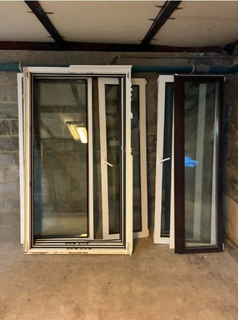 LOT 4x Châssis PVC très bon état  - 3 ans (Triple vitrage), Bricolage & Construction, Enlèvement, Comme neuf, Fenêtre de façade ou Vitre