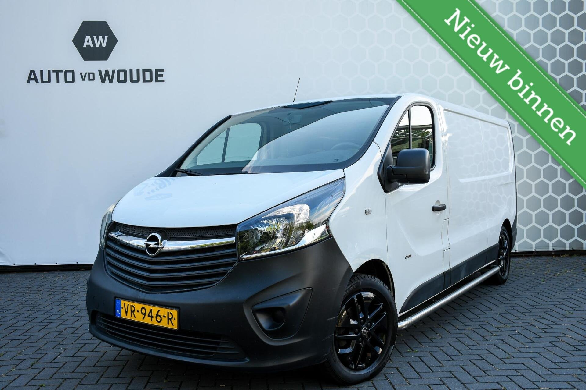 Opel Vivaro bestel 1.6 CDTI L2H1 Edition, Autos, Camionnettes & Utilitaires, Euro 5, Achat, Entreprise, Noir