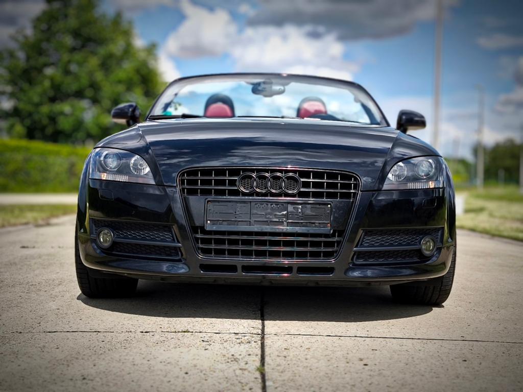 Audi TT cabrio Roadster black package 19' Rims, 1998 cc, Cabriolet, Zwart, Bedrijf