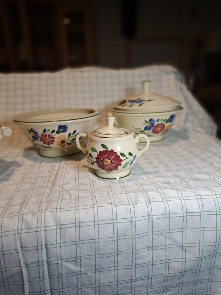 Plats et sucrier Service Boch La Louviere  (Fleurus ?), Enlèvement