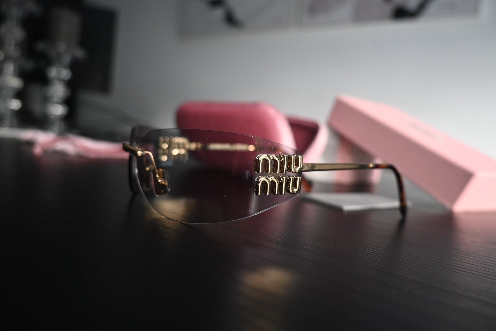Lunettes de soleil MIU MIU, Bijoux, Sacs & Beauté, Lunettes de Soleil & Lunettes | Femmes, Enlèvement, Comme neuf, Lunettes