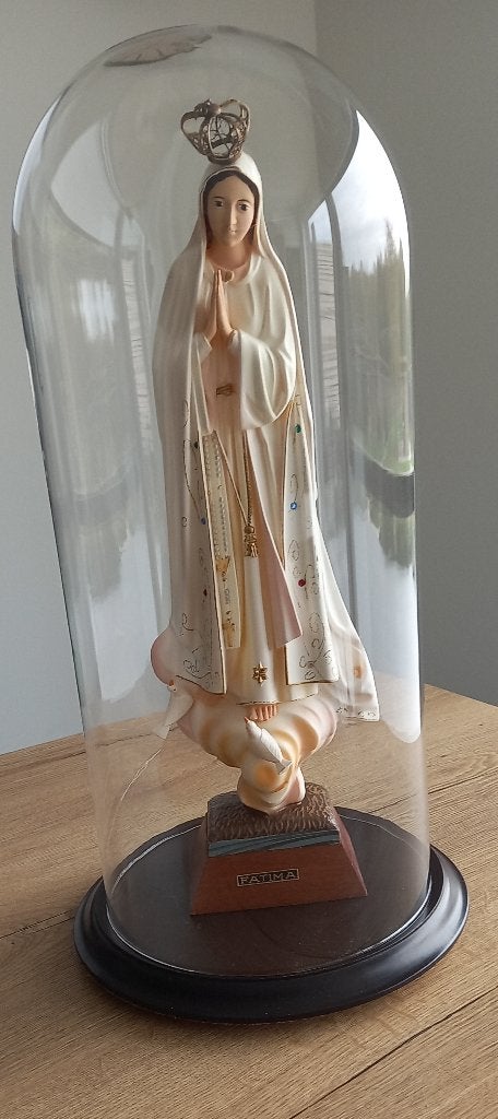 grand dôme en verre (55 x 25 cm) avec statue de Marie, Enlèvement