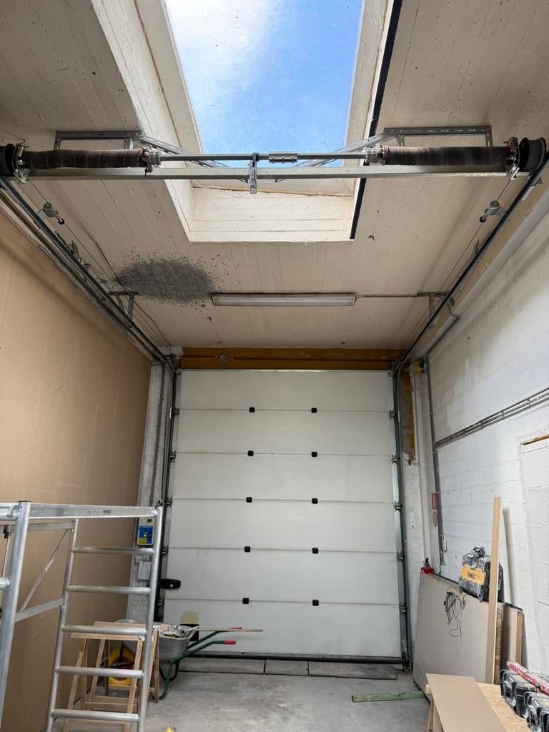 Sectionale garagepoort met motor te koop – 3,60 x 3,10 m, Immo, Garages en Parkeerplaatsen