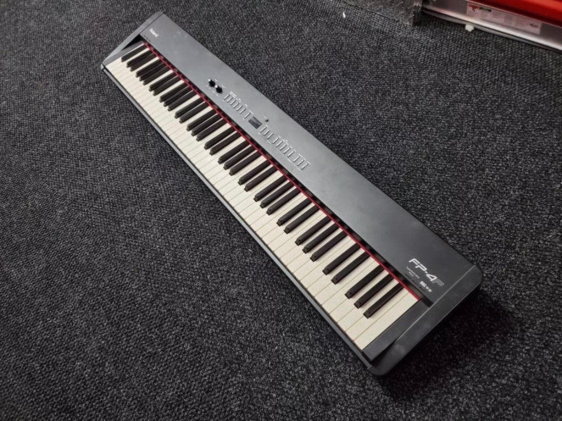 Roland FP-4F piano en professionele flightcase, Ophalen, Zo goed als nieuw, Piano