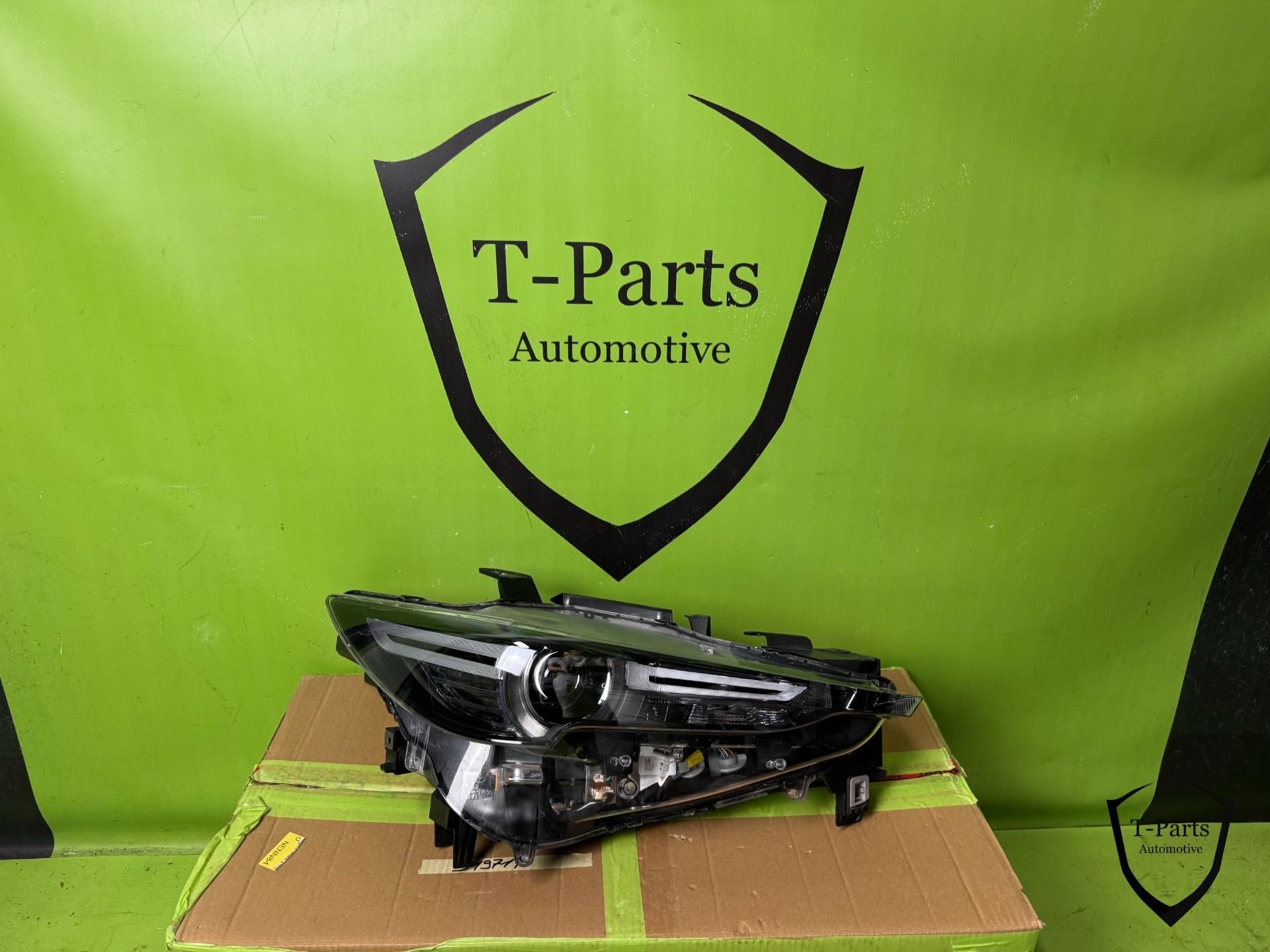 Phare droit MAZDA CX5 CX-5 II FULL LED KB8P51030, Shinchi, Fuchu-Cho 3-1
730-8670  Hiroshima, Mazda Motor Corporation, Info@mazda.co.jp