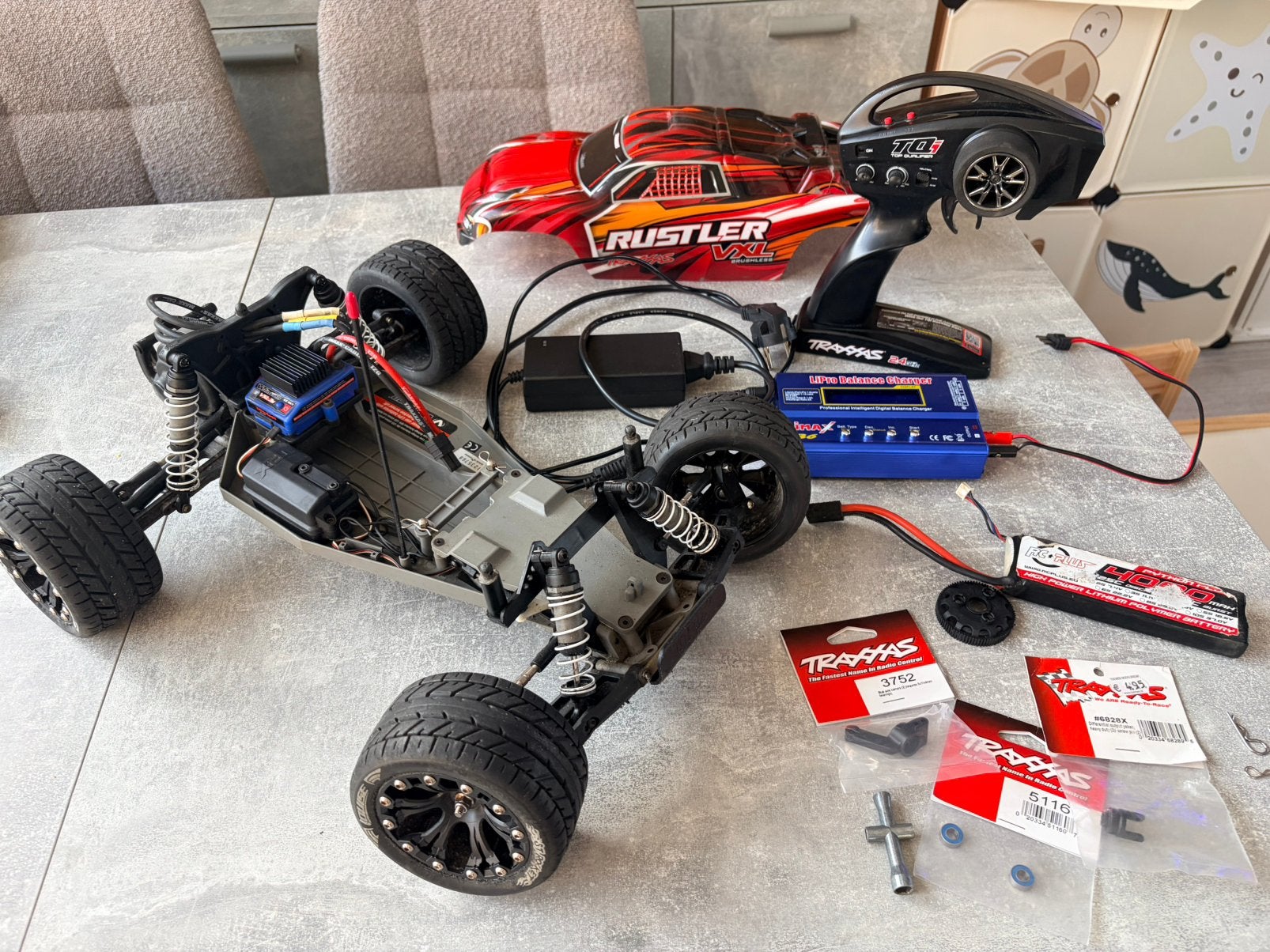 Traxxas Rustler VXL-3s incl louise straatbanden Lipo & lader, Échelle 1:10, Enlèvement ou Envoi, Voiture off road, Utilisé