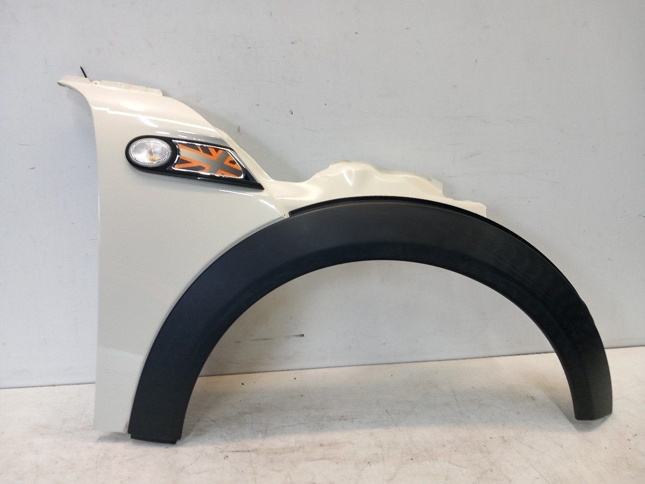Spatbord rechts voor Mini Clubman, Onderdelen@venauto.nl, Van der Ven Autorecycling B.V., Ettenseweg 76, 4706 PB Roosendaal, The Netherlands