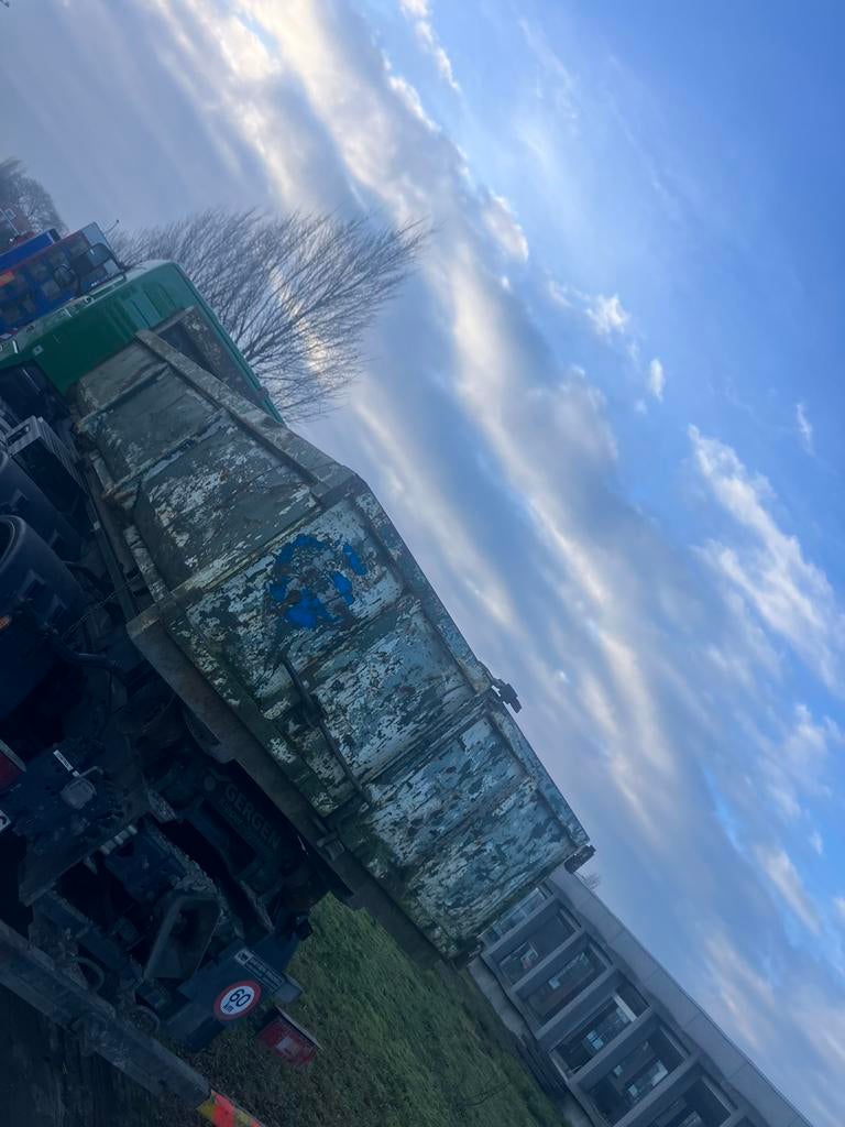 Haakarm container 5 m lang 2,40m breed 0,80m hoog, Enlèvement