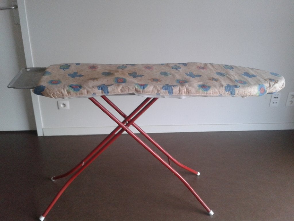 strijkplank Brabantia  L 1.33 m Bre 34 cm., Elektronische apparatuur, Strijkijzers en Strijkplanken, Ophalen of Verzenden, Zo goed als nieuw
