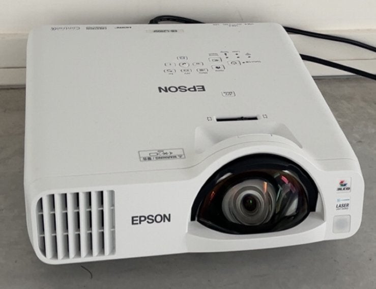 EPSON EB L210SF, TV, Hi-fi & Vidéo, Projecteurs vidéo, Enlèvement ou Envoi, Comme neuf