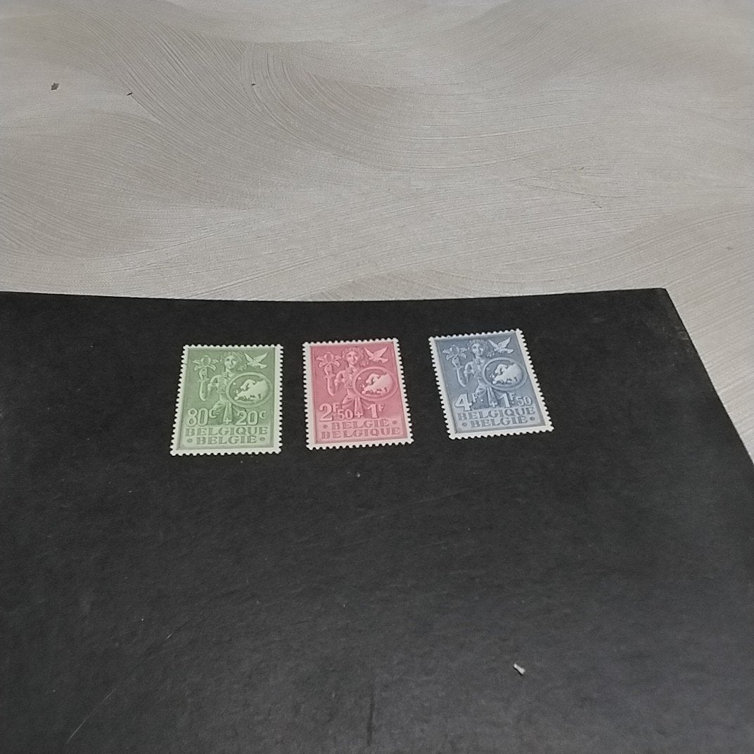 BELGIE  927/929 scharnier met cote 45,00 €, Ophalen of Verzenden