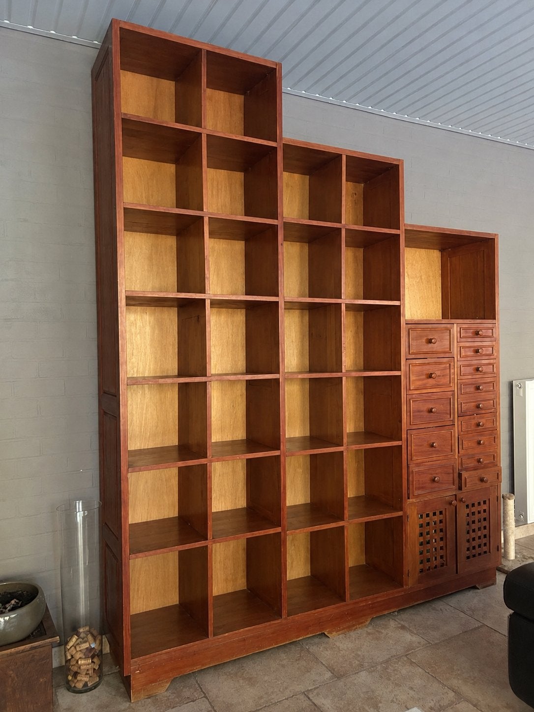Grande bibliothèque artisanale marocaine en cèdre du Liban, Maison & Meubles, 25 à 50 cm, 150 à 200 cm, Enlèvement, Utilisé