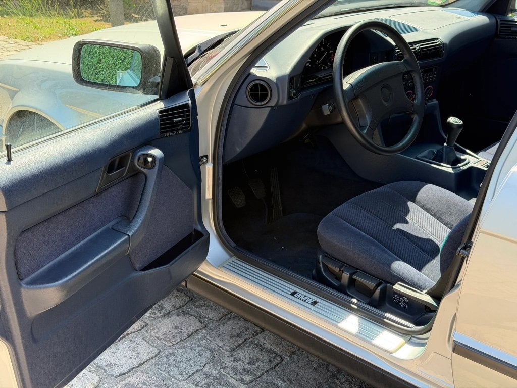 BMW 520i E34 / 6 cyl / 150 pk / Manueel / Oldtimer, foto 4