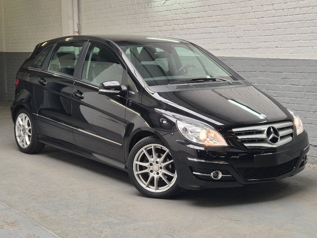 Mercedes B180 benzine 04/2011- Zeer mooie staat-Garantie, Auto's, Mercedes-Benz, Zwart, Leder en Stof, Zwart, Handgeschakeld