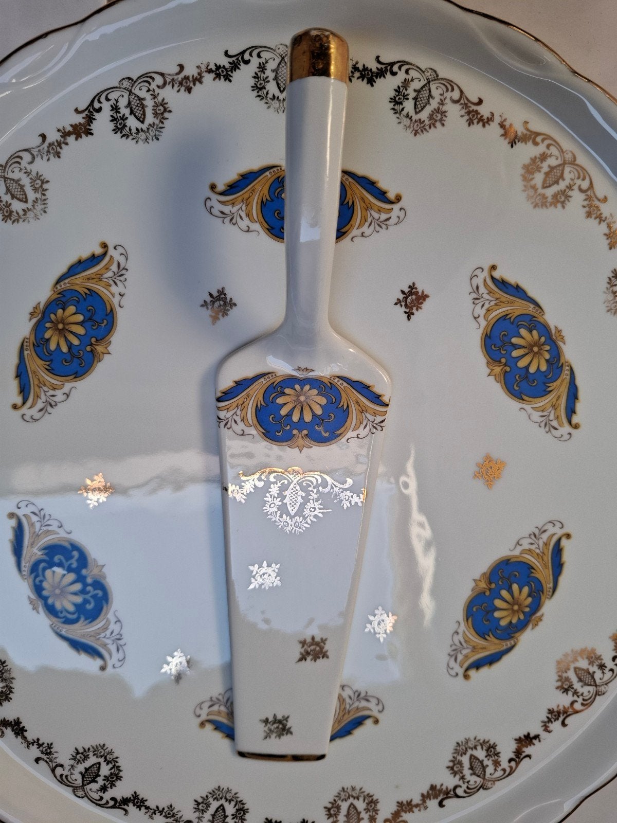 Porseleinen taartschaal met taartschep, Ophalen, Overige merken, Vintage, Schaal of Schalen