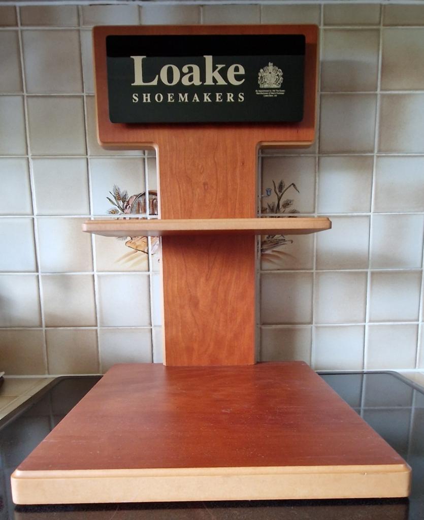 Een originele winkeldisplay
voor schoenen, Ophalen