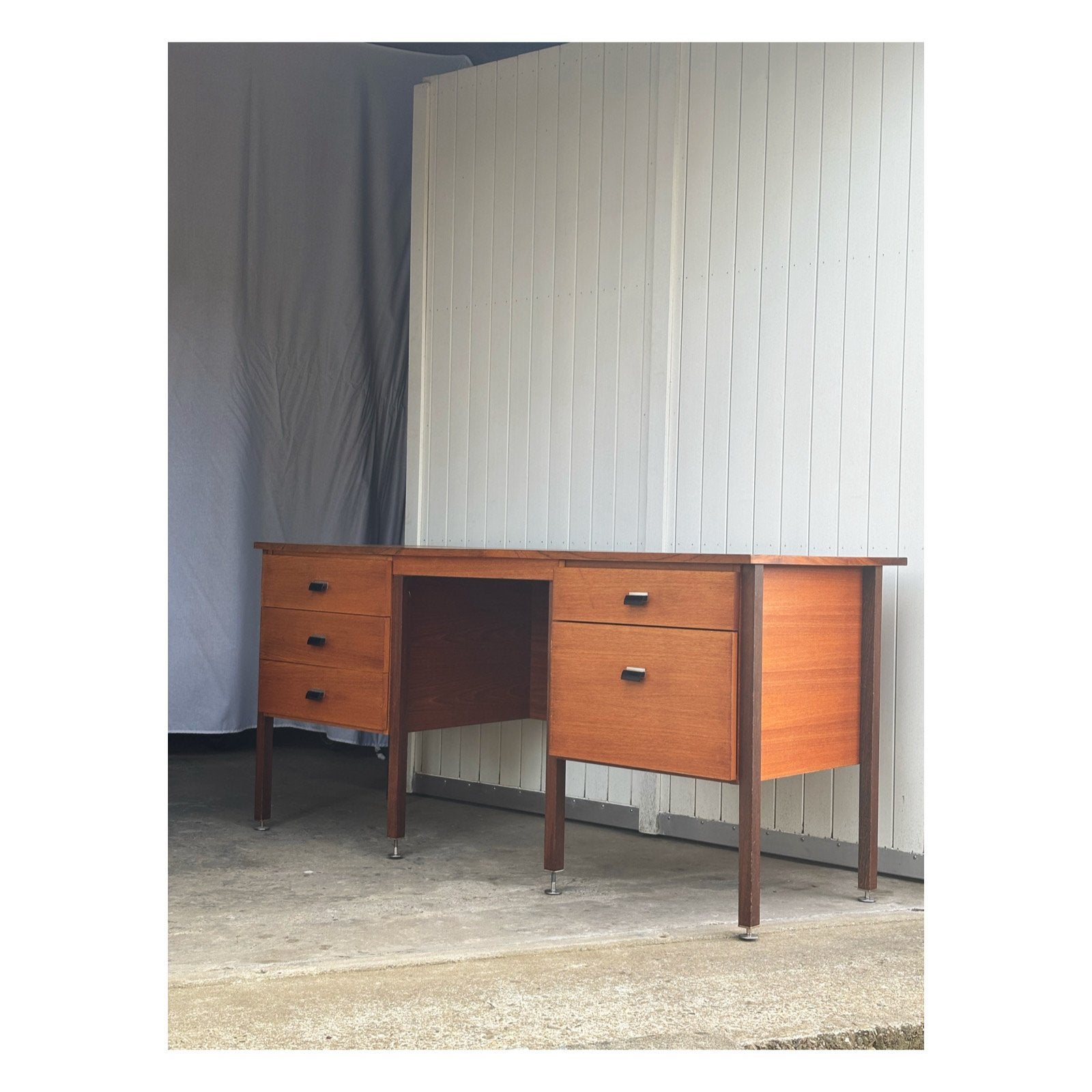 Vintage XL 1960s Bureau | Mid Century Modern, Antiquités & Art, Antiquités | Bureau & Affaires, Enlèvement ou Envoi