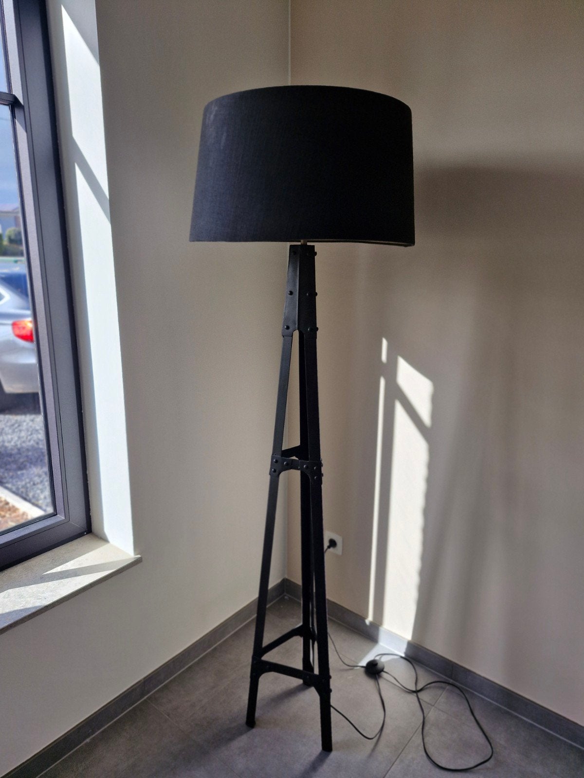 Lampadaire industriel avec abat-jour noir, Modern, industriëel, 150 à 200 cm, Métal, Enlèvement