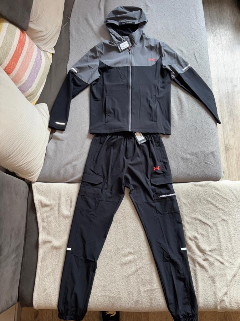 Ensemble  Survêtement Under Armour, Enlèvement ou Envoi, Neuf, Taille 46 (S) ou plus petite, Noir