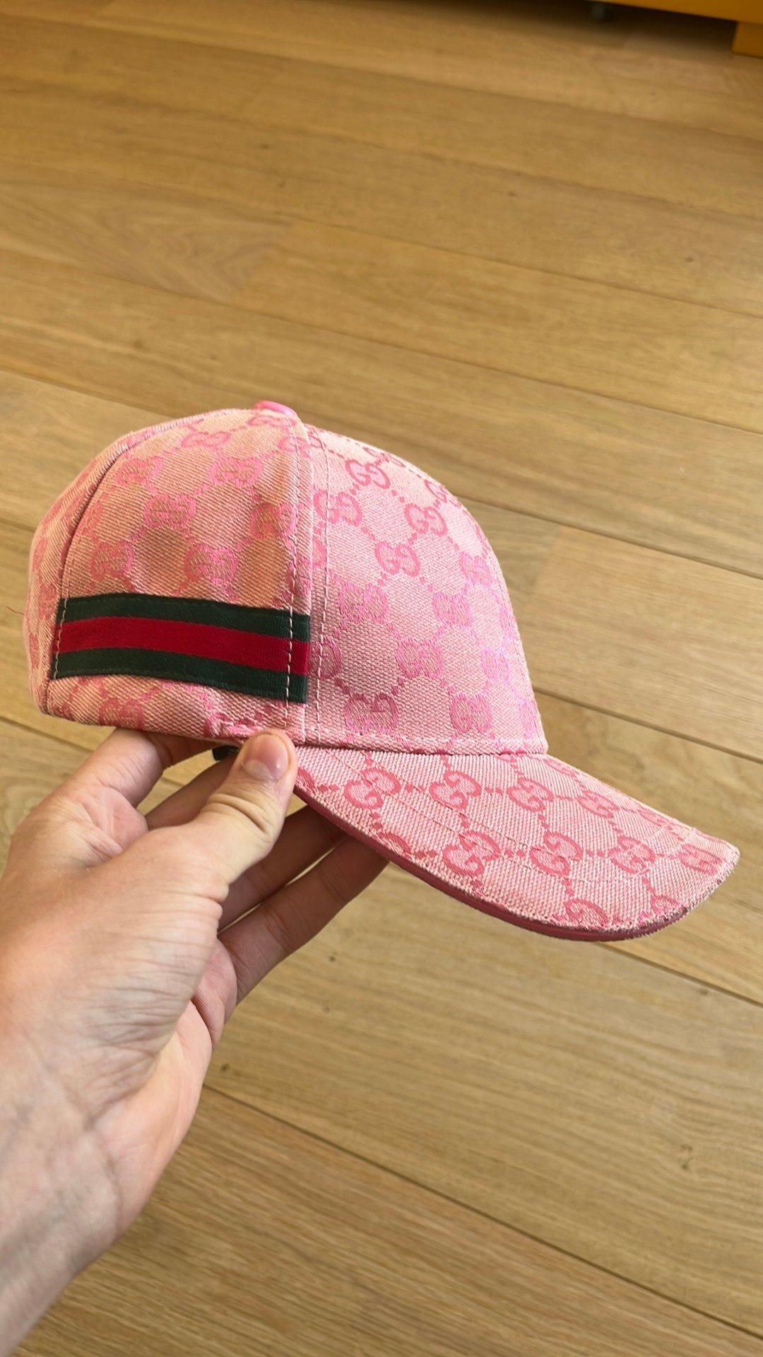 Casquette Gucci rose jamais porté, Vêtements | Hommes, Enlèvement ou Envoi, Comme neuf, One size fits all, Casquette