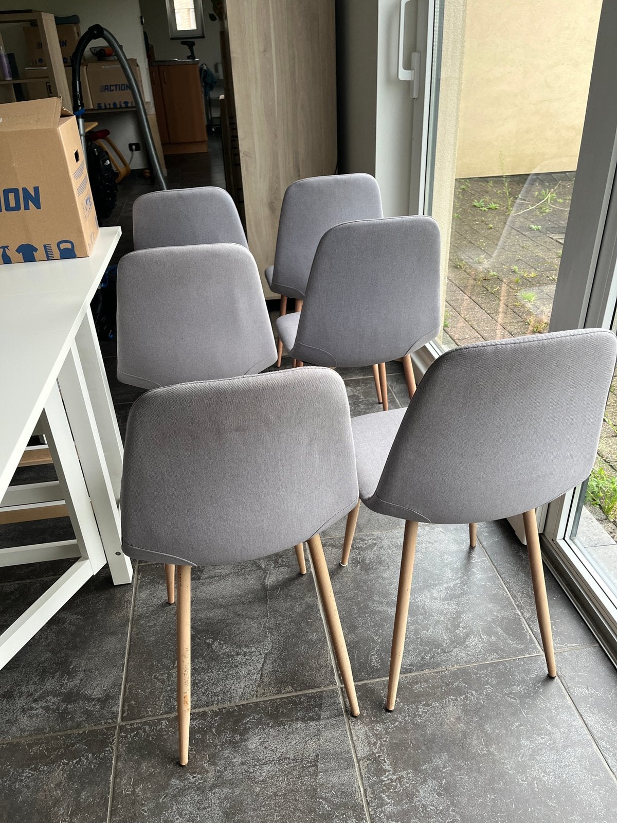 Six chaises de salle à manger Jysk grises, Gris, Enlèvement, Tissus, Cinq, Six Chaises ou plus