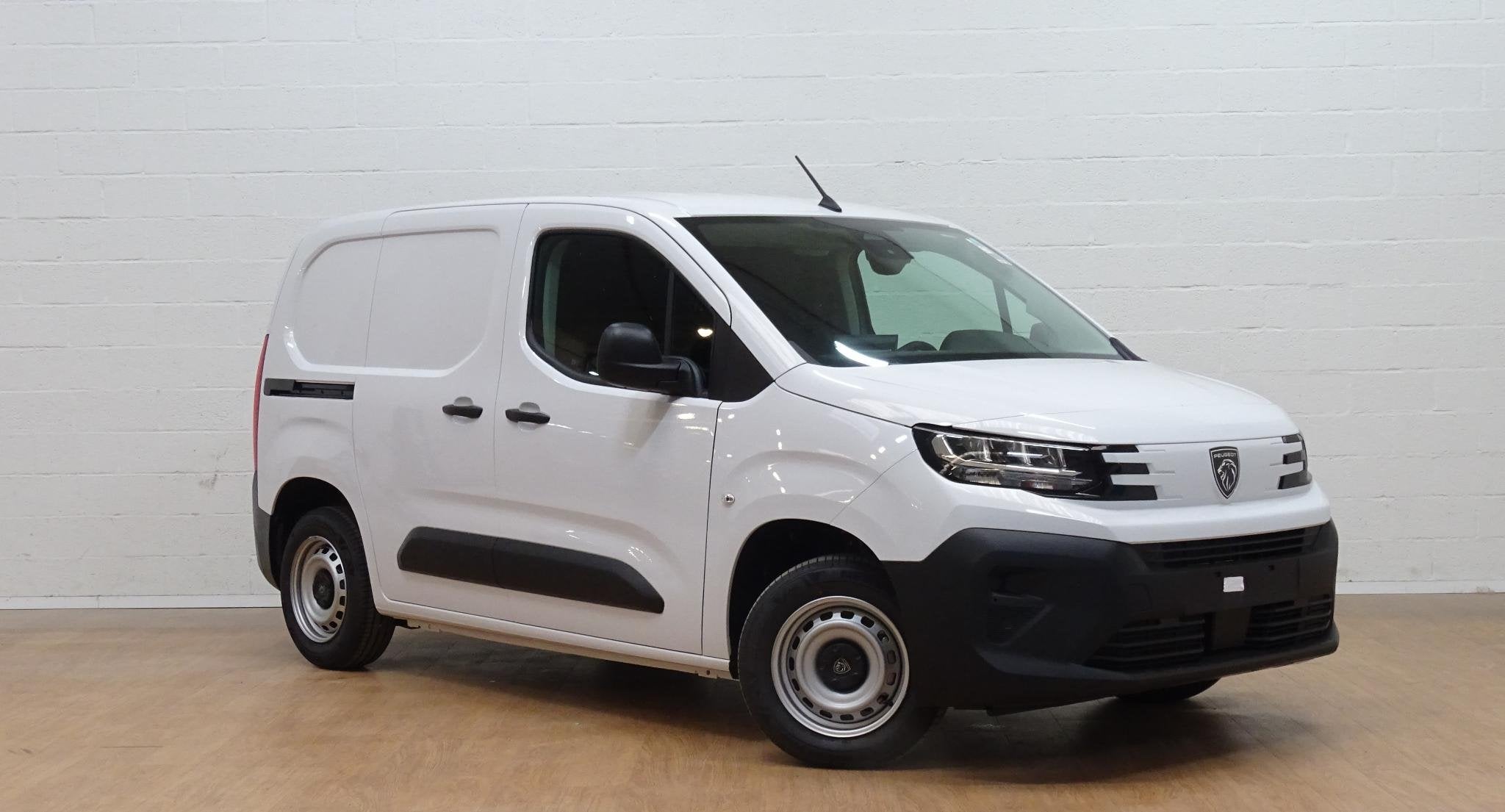 Peugeot Partner 1.2 TURBO 110 M LIGHT L1, Auto's, Voorwielaandrijving, 4 deurs, Stof, Gebruikt