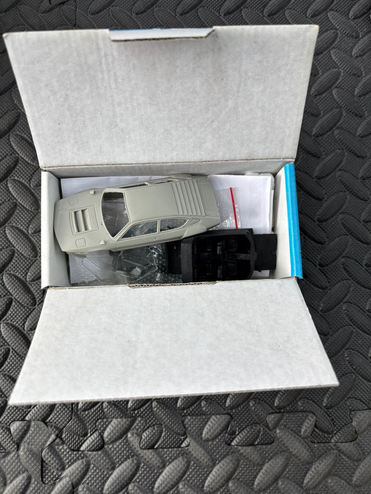 Modelbouwauto Lamborghini Urraco rally 1/43, Hobby en Vrije tijd, Modelbouw | Auto's en Voertuigen, Overige merken, Auto, 1:32 tot 1:50