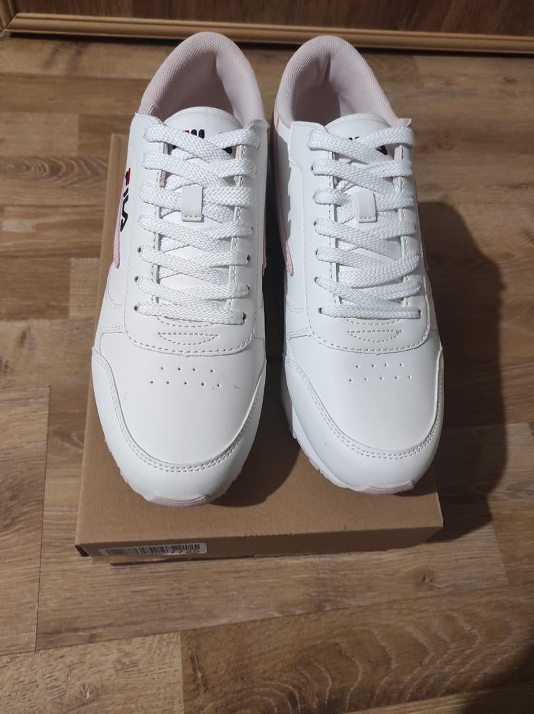 Nieuwe FILA sneaker maat 42, Kleding | Dames, Schoenen, Ophalen of Verzenden