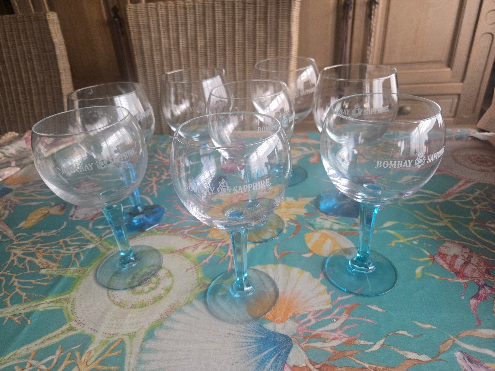 Negen nieuwe licht azuurblauw Bombay Gin glazen, Ophalen of Verzenden
