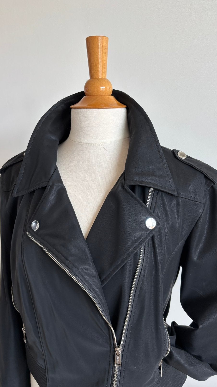 GUESS jacket (38-40) als nieuw!  VEGAN, Ophalen, Zo goed als nieuw