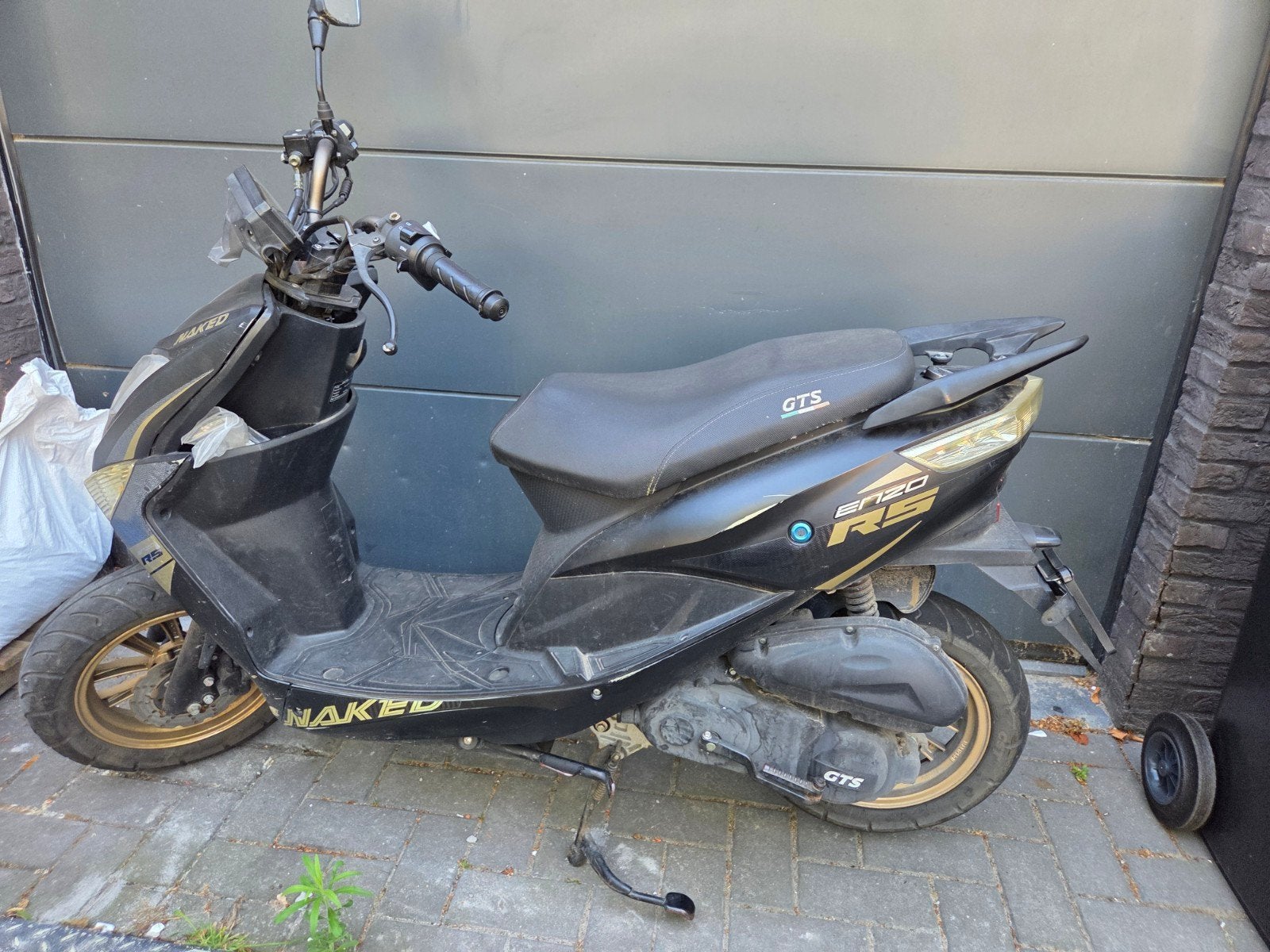 Scooter/bromfiets GTS Enzo Naked - a-klasse (25'er), Fietsen en Brommers, Ophalen