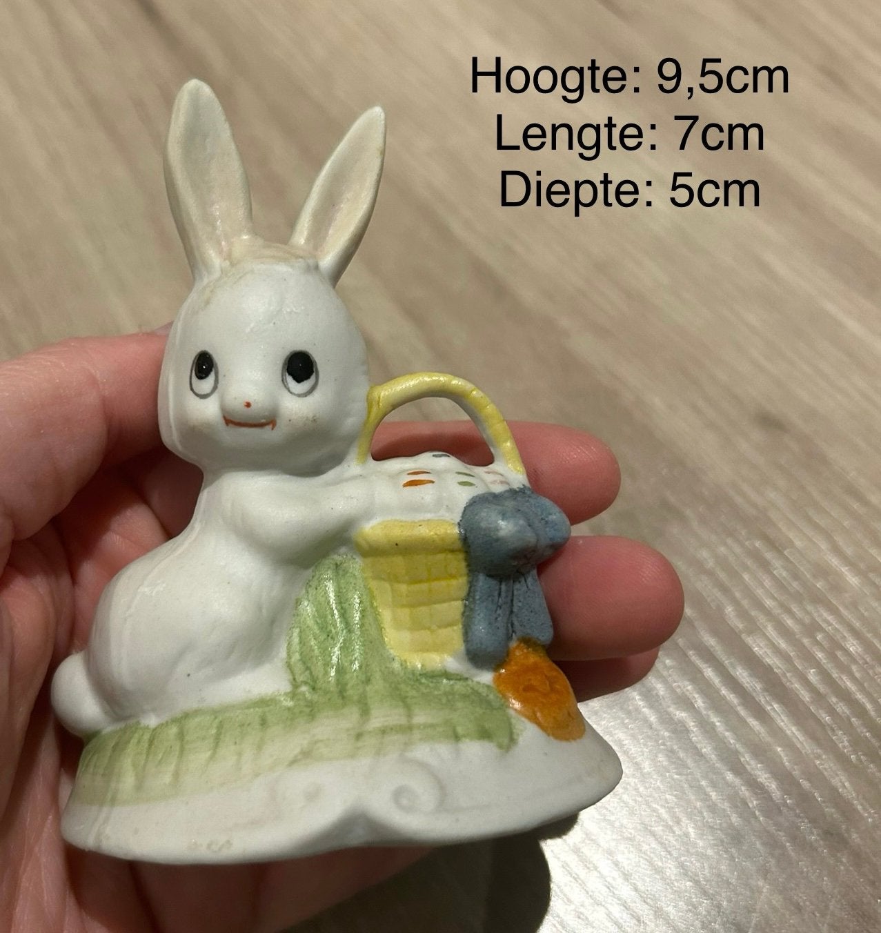 Beeld konijntje met mandje, Ophalen of Verzenden, Zo goed als nieuw, Dier