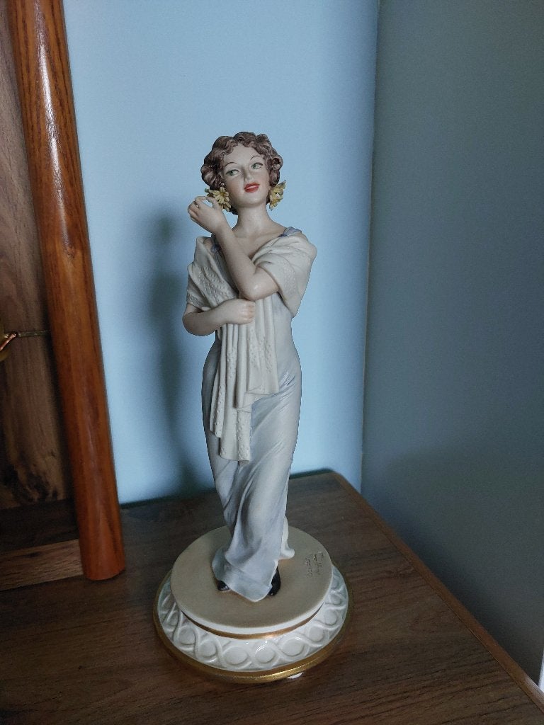Capodimonte meisje, Antiek en Kunst, Ophalen