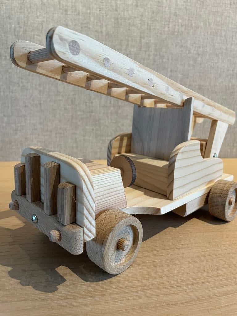 Houten brandweerwagen, Ophalen of Verzenden, Nieuw, Rij- of Hobbelspeelgoed