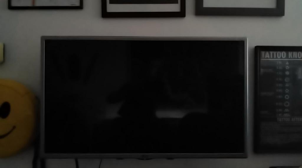 Lg tv met muur beugel, Audio, Tv en Foto, Luidsprekerboxen, Ophalen