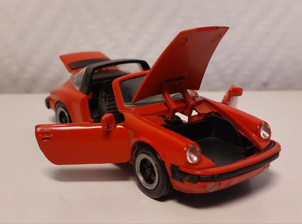 Porsche Targa rouge années 80 échelle 1/43 de la marque NZG, Hobby & Loisirs créatifs, Voitures miniatures | 1:43, Enlèvement