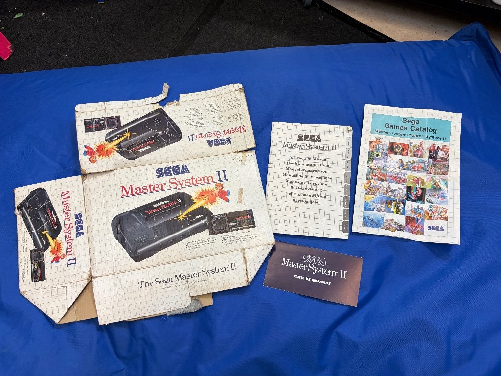 Boîte Sega Master System II + notice et documents, Consoles de jeu & Jeux vidéo, Enlèvement ou Envoi, Utilisé, Master System